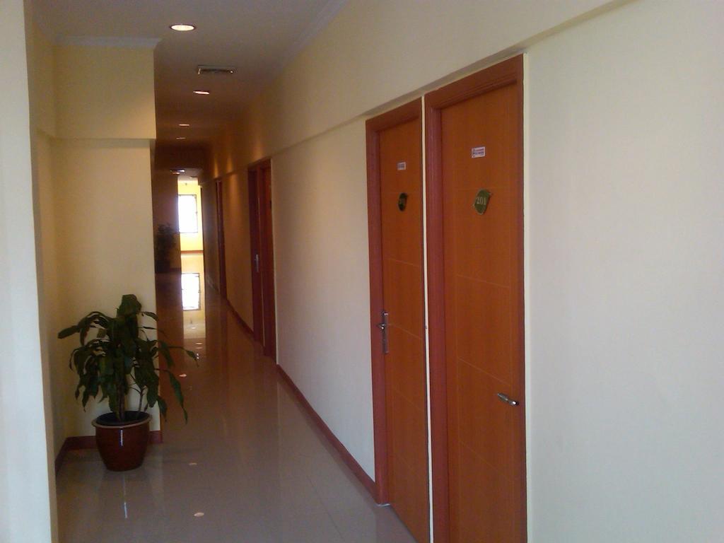 بونتِياناك Green Leaf Inn المظهر الخارجي الصورة